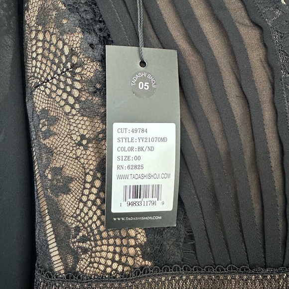 Tadashi Shoji Nyssa Bishop Sleeve Dress Size 00 - Picture 6 of 6